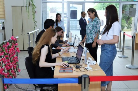 “Təhsil işçiləri üçün idarəetmə və peşəkar inkişaf proqramı”nın seminar mərhələsinin qiymətləndirilməsi davam edir