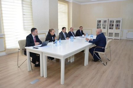 Mədəniyyət naziri Gədəbəydə vətəndaşların müraciətlərini dinləyib