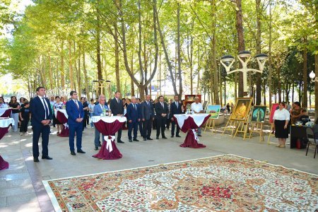 “Fırçadakı dünyam” adlı rəsm sərgisi keçirilib