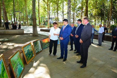 “Fırçadakı dünyam” adlı rəsm sərgisi keçirilib