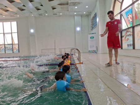 "İdman hamı üçün" layihəsi çərçivəsində üzgüçülük üzrə kütləvi idman tədbiri keçirildi