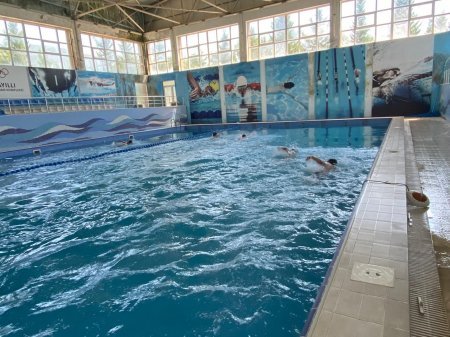 “İdman hamı üçün” layihəsi çərçivəsində üzgüçülük  üzrə kütləvi idman tədbiri keçirilib