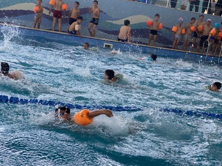 “İdman hamı üçün” layihəsi çərçivəsində üzgüçülük  üzrə kütləvi idman tədbiri keçirilib