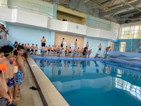 “İdman hamı üçün” layihəsi çərçivəsində üzgüçülük  üzrə kütləvi idman tədbiri keçirilib