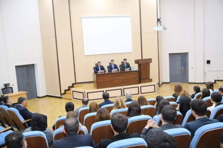 Gəncə-Daşkəsən Regional Təhsil İdarəsinin  müdiri vəzifəsinə təyin olunan Elçin Kərimovu kollektivə təqdim edib