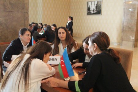 Klub müəssisələrinin əməkdaşlarının iştirakı ilə bilik yarışı keçirilib