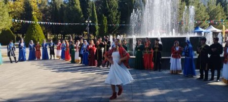 Xurması, ilə məşhur olan, zəhmətsevər insanların əməyi ilə gözəlləşən Azərbaycanın şimal-qərb qapısı Balakən rayonu növbəti dəfə Xurma festivalına uğurla ev sahibliyi edib