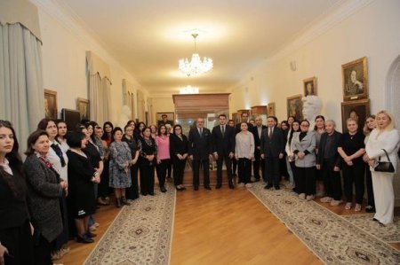 Mədəniyyət naziri Milli Azərbaycan Ədəbiyyatı Muzeyinin kollektivi ilə görüşüb