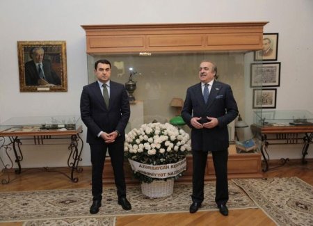 Mədəniyyət naziri Milli Azərbaycan Ədəbiyyatı Muzeyinin kollektivi ilə görüşüb