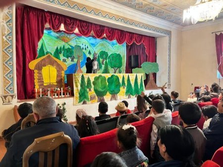 Qobustan rayon Mədəniyyət Mərkəzində “Qoğal” kukla tamaşası nümayiş olunub