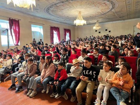 Qobustan rayon Mədəniyyət Mərkəzində “Qoğal” kukla tamaşası nümayiş olunub