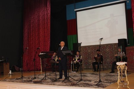 İsmayıllı rayon Heydər Əliyev adına Mədəniyyət Mərkəzində Aşıq Yanvar Bədəlovun xatirəsinə həsr olunmuş "Dastan axşamı" adlı tədbir keçirilmişdir