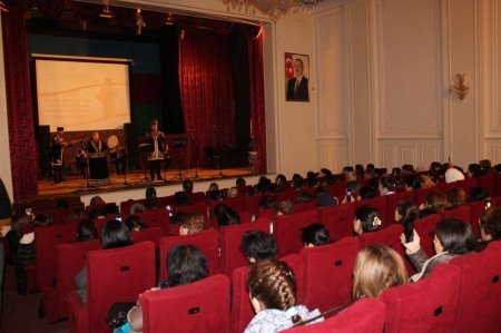 İsmayıllı rayon Heydər Əliyev adına Mədəniyyət Mərkəzində Aşıq Yanvar Bədəlovun xatirəsinə həsr olunmuş "Dastan axşamı" adlı tədbir keçirilmişdir