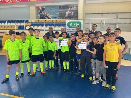 "9 Noyabr - Bayraq Günü" münasibətilə 2012 - 2013 - cü il təvəllüdlü oğlanlar arasında minifutbol idman növü üzrə İsmayıllı rayon turniri keçirildi