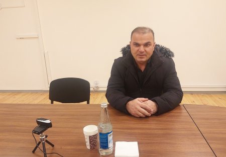 İdarə müdiri vətəndaşları qəbul edib