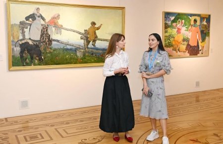 Leyla Əliyeva və Arzu Əliyeva Milli İncəsənət Muzeyində təşkil olunan sərgiləri ziyarət ediblər 