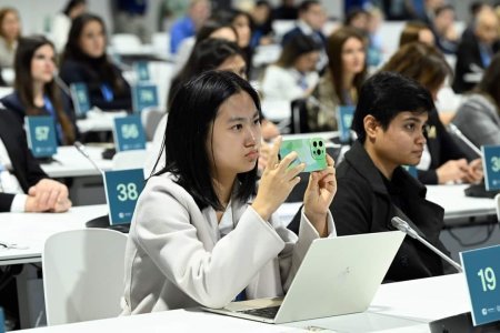 “İqlim üçün mədəniyyət: gənclərin davranış dəyişikliyinin formalaşdırılmasına cəlb edilməsi" mövzusunda panel sessiyası keçirilib