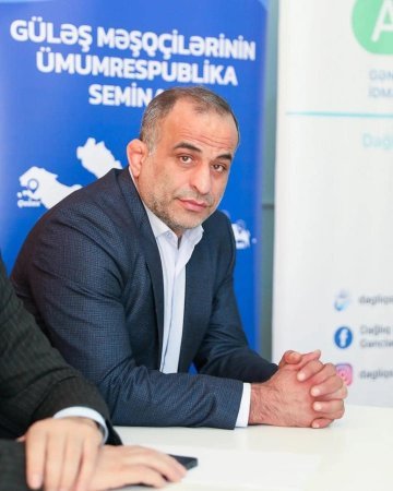 Güləş məşqçilərinin Ümumrespublika seminarı davam edir