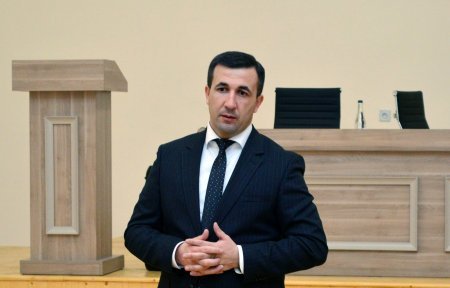 Qazax-Tovuz Regional Təhsil İdarəsinin müdiri səlahiyyətlərini icra edən, müdir müavini Anar Məcidov Gədəbəy rayonunda fəaliyyət göstərən təhsil müəssisələrinin rəhbərləri ilə görüşüb