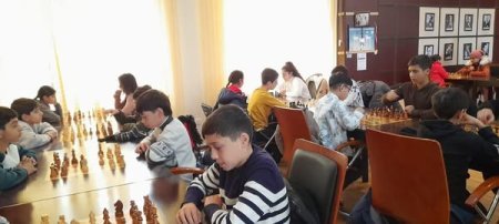  "31Dekabr - Dünya Azərbaycanlılarının Həmrəylik Günü"nə həsr olunmuş şahmat idman növü üzrə məktəbli yeniyetmələr arasında rayon turniri keçirildi