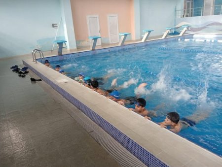 İsmayıllıda "Üzməyi öyrənək" layihəsi çərçivəsində üzgüçülük məşğələləri davam edir