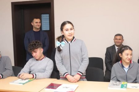 “Məktəblərə kitab ianəsi” layihəsi çərçivəsində görüş keçirilib