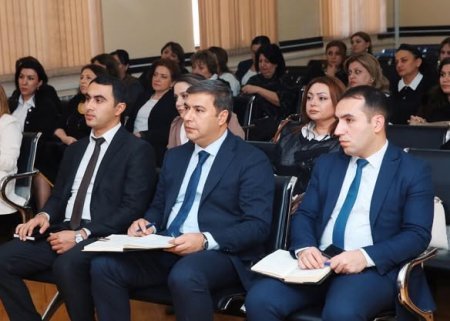 Gəncə şəhəri üzrə təhsil sektorunun tabeliyində fəaliyyət göstərən ümumi təhsil məktəblərinin direktorlarının iştirakı ilə görüş keçirilib
