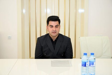 Mədəniyyət naziri Kürdəmirdə vətəndaşları qəbul edib