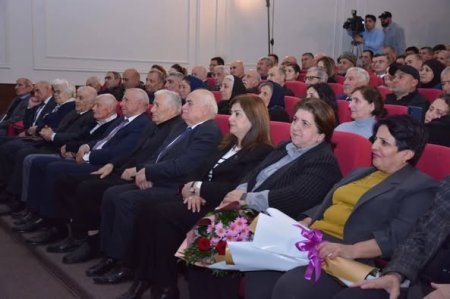 Xalq artisti Alim Qasımov və Əməkdar artist Fərqanə Qasımova Şamaxı rayon Mədəniyyət Mərkəzində konsert proqramı ilə çıxış edib