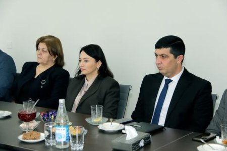 İdarə müdiri çalışmanın yaş həddinə çatmış işçilərlə görüş keçirib
