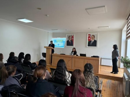 Ağdaşda yeni fəaliyyətə başlayan gənc müəllimlərlə görüş keçirilib