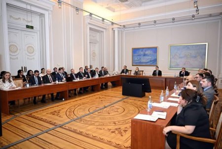 Mədəniyyət Nazirliyinin fəaliyyətində rəqəmsallaşma və ilin yekunlarına dair müşavirə keçirilıb