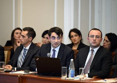 Mədəniyyət Nazirliyinin fəaliyyətində rəqəmsallaşma və ilin yekunlarına dair müşavirə keçirilıb