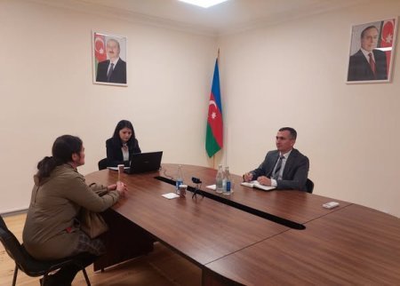 İdarə müdiri vətəndaşları qəbul edib