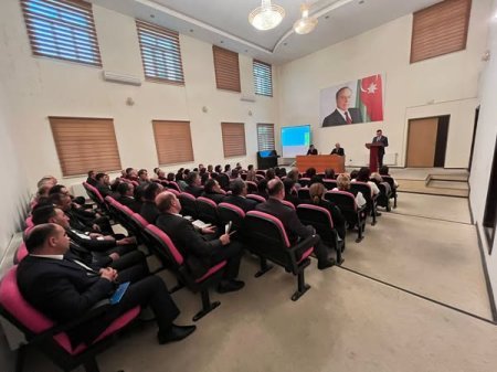 İdarə müdiri təhsil müəssisələrinin rəhbərləri ilə görüşüb