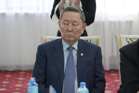 Adil Kərimli Astanada "Daşa yazılmış tarix" kitabının təqdimatında çıxış edib