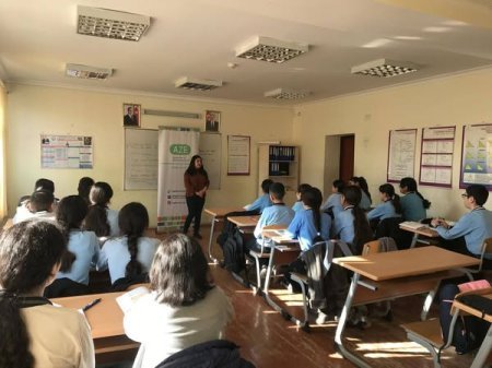 “Konstitusiya və Suverenlik İli” münasibətilə “Konstitusiyanı bilmək hər bir vətəndaşın borcudur!” mövzusunda maarifləndirici seminar keçirilib