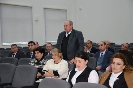 Qazax rayonunda məktəb direktorları ilə görüş keçirilib