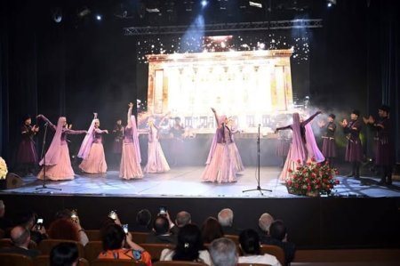  “Bölgə teatrlarının Bakı premyerası” layihəsinin bağlanış mərasimi keçirilib
