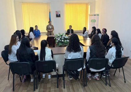 “Gənclərin  ictimai   və   könüllülük   fəaliyyətinin artırılması” mövzusunda seminar keçirildi