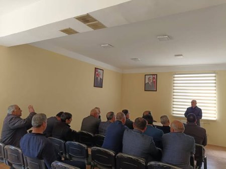 "Şahin" hərbi-idman oyununun rayon mərhələsinin keçirilməsinə hazırlıq məqsədilə tam orta məktəblərin hərbi rəhbərləri ilə görüş keçirilib