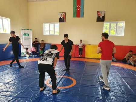 "İdman hamı üçün" layihəsi çərçivəsində sərbəst güləş idman növü üzrə ustad dərsləri keçirildi