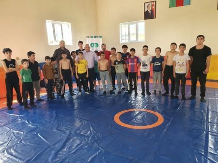 "İdman hamı üçün" layihəsi çərçivəsində sərbəst güləş idman növü üzrə ustad dərsləri keçirildi