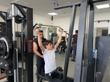 "İdman hamı üçün" layihəsi çərçivəsində Dünya çempionu Elvin Eynalovun rəhbərliyi altında fitnes idman növü üzrə ustad dərsi keçirildi