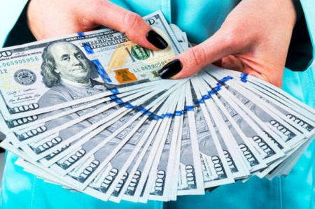 Dolların məzənnəsi dəyişəcək: İyulda rublun devalvasiyası proqnozlaşdırılır