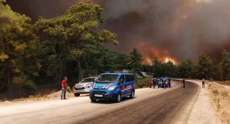 Türkiyədə meşə yanğınları kabusa çevrildi - 16 kənd təxliyə olundu