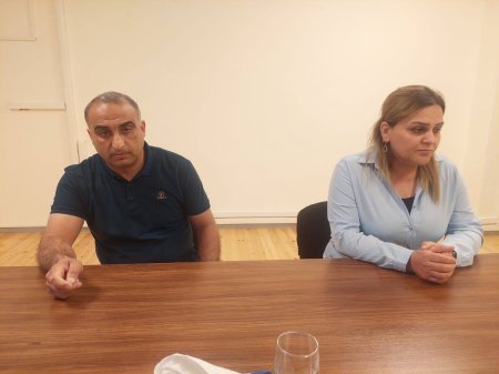 İdarə müdiri vətəndaşları qəbul edib