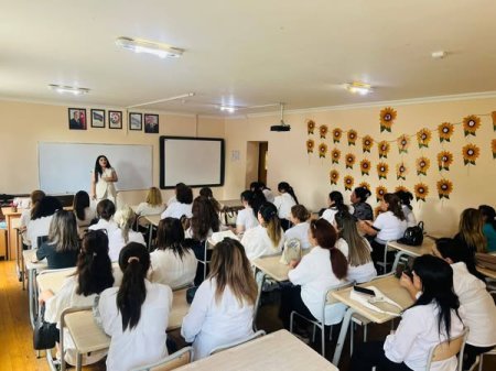 Müəllimlərin işə qəbulu müsabiqəsində fəaliyyət göstərəcək imtahan nəzarətçiləri ilə görüşlər keçirilib