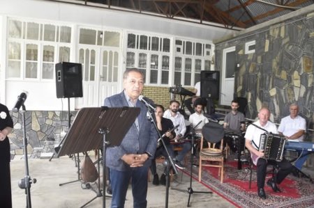 Vaqif Aslanın 75 illik yubileyinə həsr olunmuş “Ay səni bağ yiyəsi” adlı ədəbi-bədii tədbir keçirilib