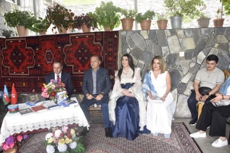 Vaqif Aslanın 75 illik yubileyinə həsr olunmuş “Ay səni bağ yiyəsi” adlı ədəbi-bədii tədbir keçirilib